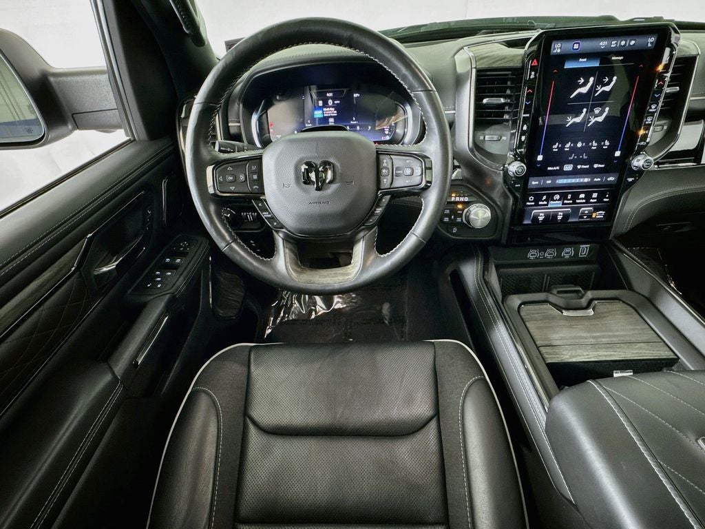 2025 RAM 1500 Limited C rew Cab 4X4