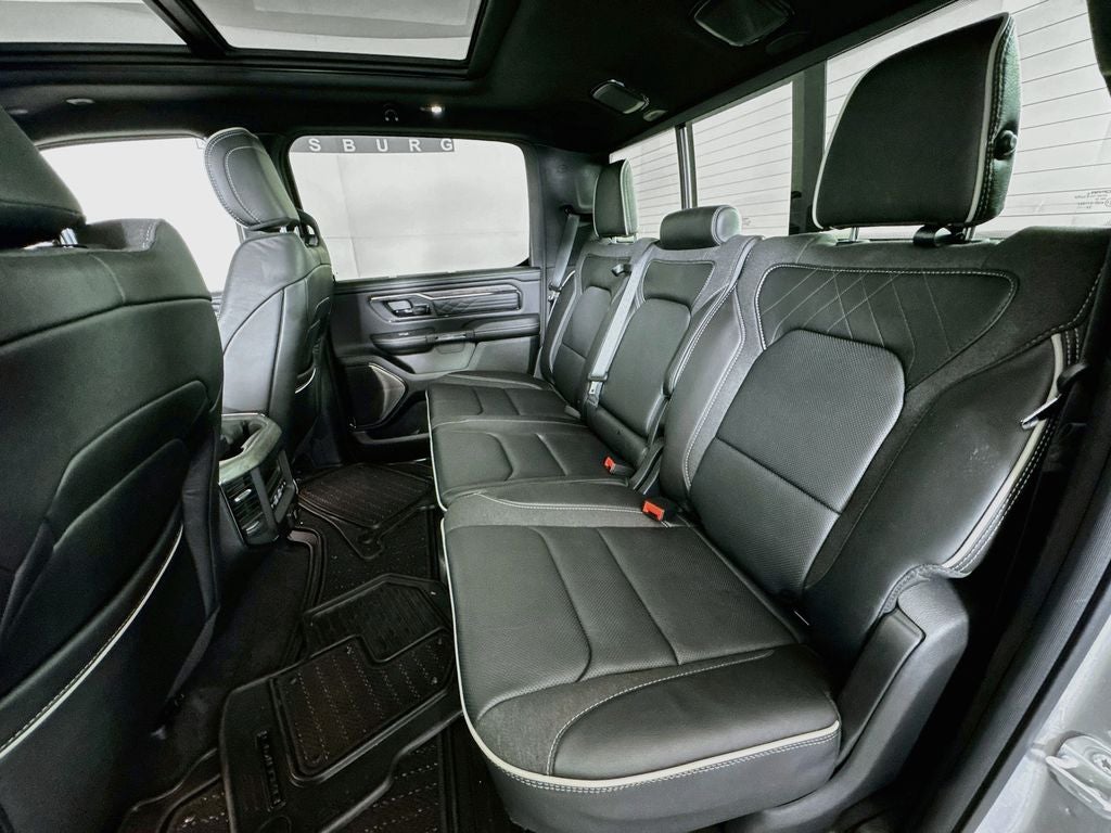 2025 RAM 1500 Limited C rew Cab 4X4