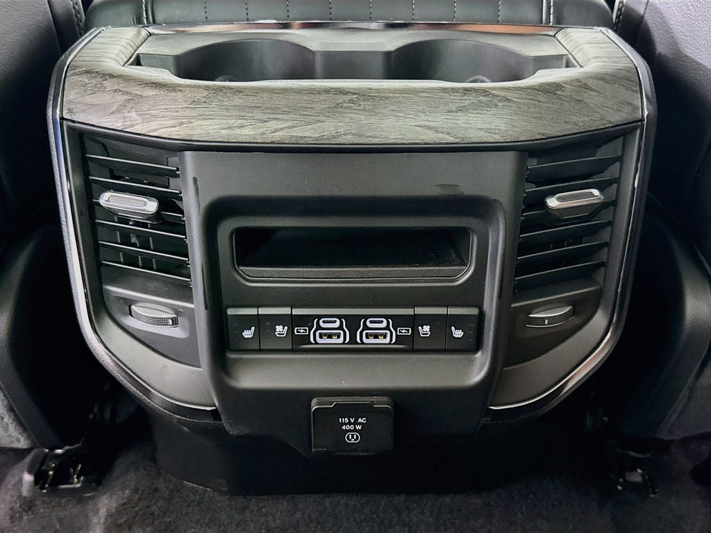 2025 RAM 1500 Limited C rew Cab 4X4