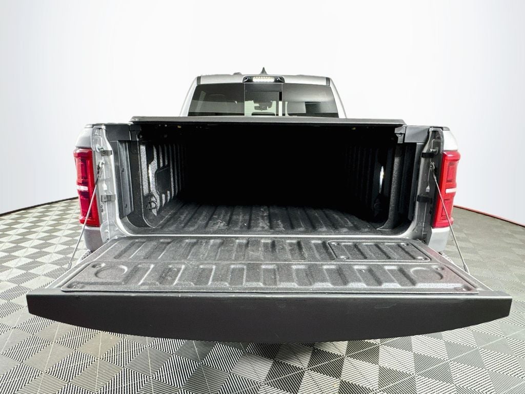 2025 RAM 1500 Limited C rew Cab 4X4