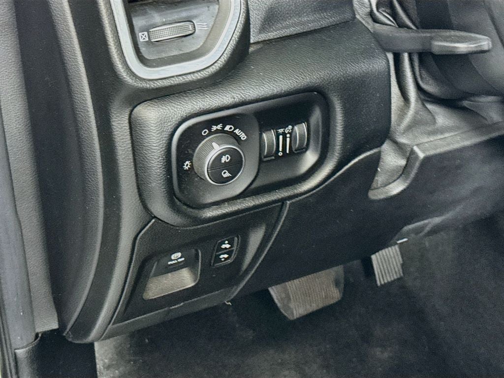 2020 RAM 1500 Laramie CREW CAB 4X4