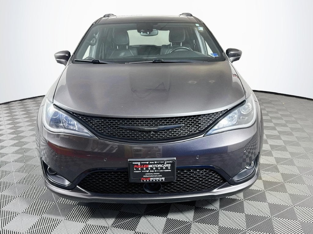 2020 Chrysler Pacifica Touring L Plus S-Appearance Package-27J