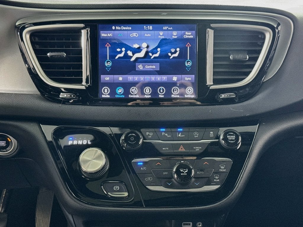 2020 Chrysler Pacifica Touring L Plus S-Appearance Package-27J
