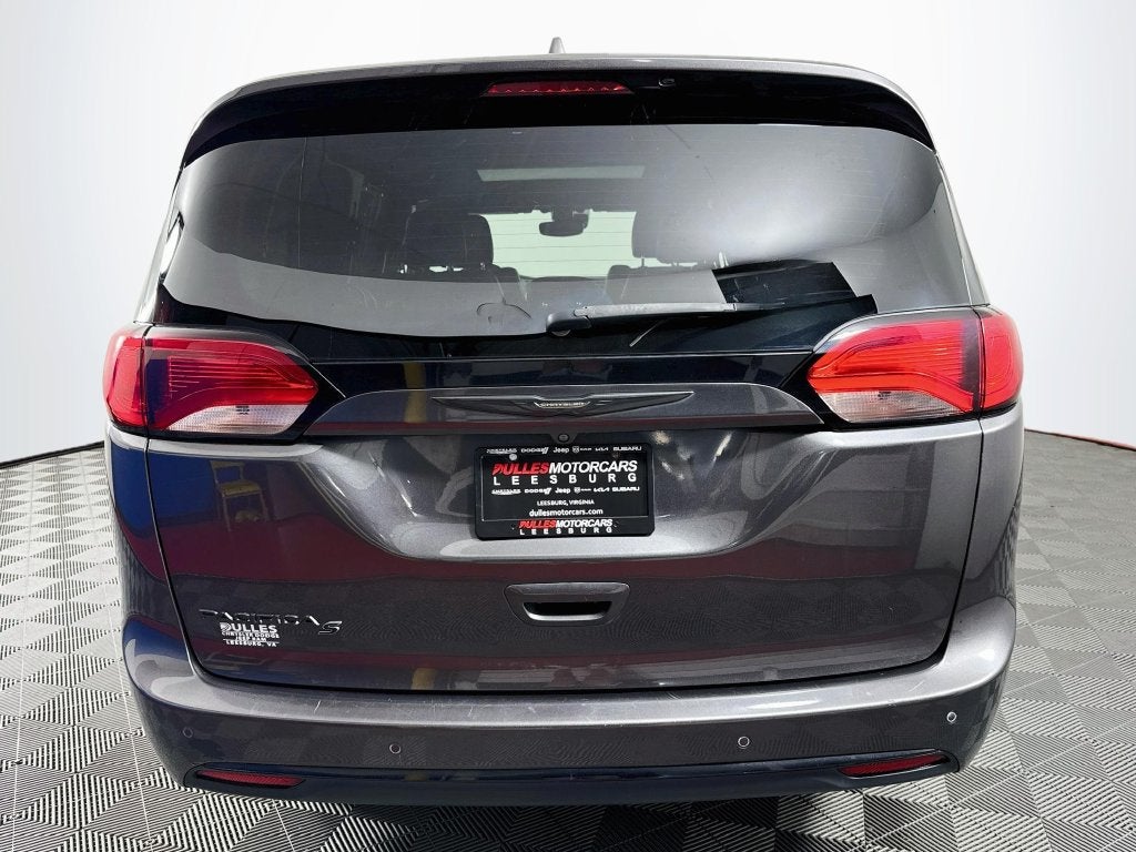2020 Chrysler Pacifica Touring L Plus S-Appearance Package-27J