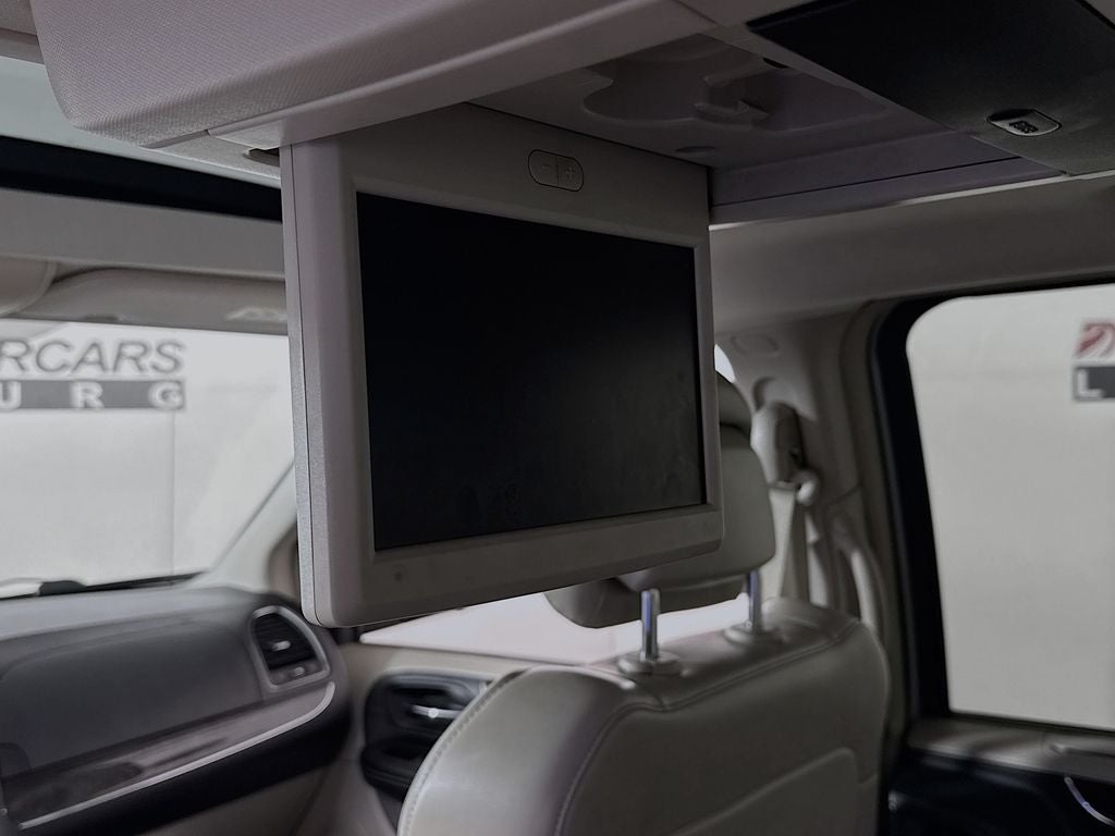 2015 Chrysler Town & Country Limited-Platinum