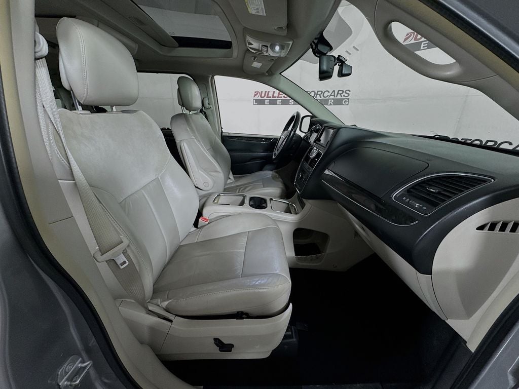 2015 Chrysler Town & Country Limited-Platinum