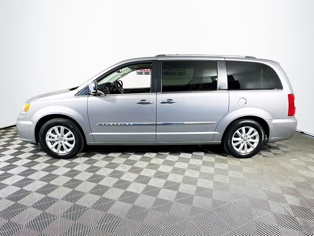 2015 Chrysler Town & Country Limited-Platinum