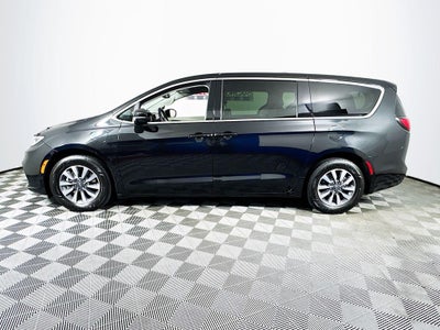 2022 Chrysler Pacifica Hybrid Touring L