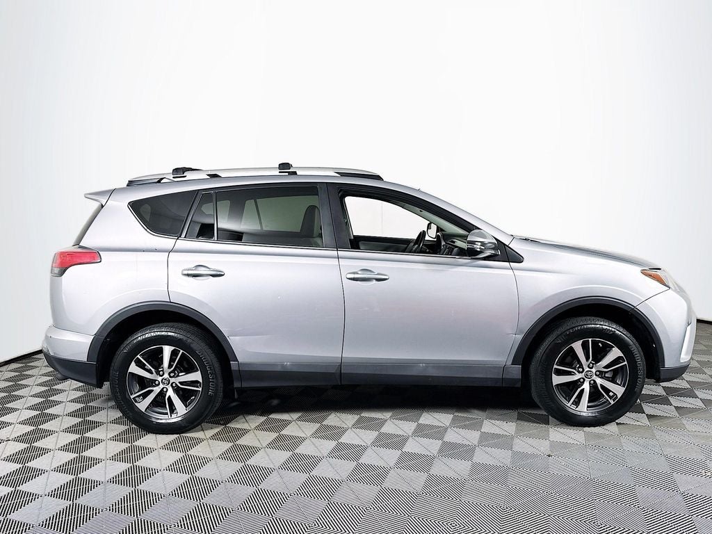 2016 Toyota RAV4 XLE AWD-SUV