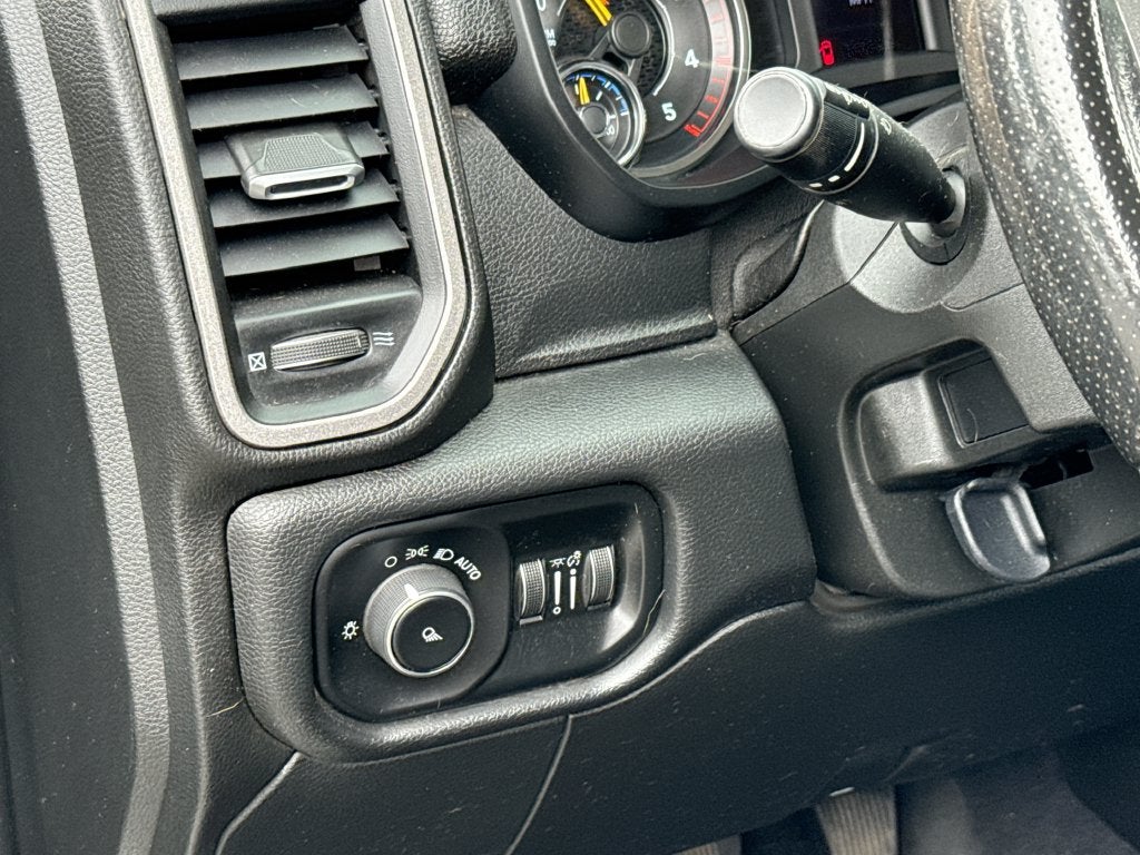 2020 RAM 3500 Tradesman Crew Cab 4X4 Long Box 6.7 L 16 Turbodisiel