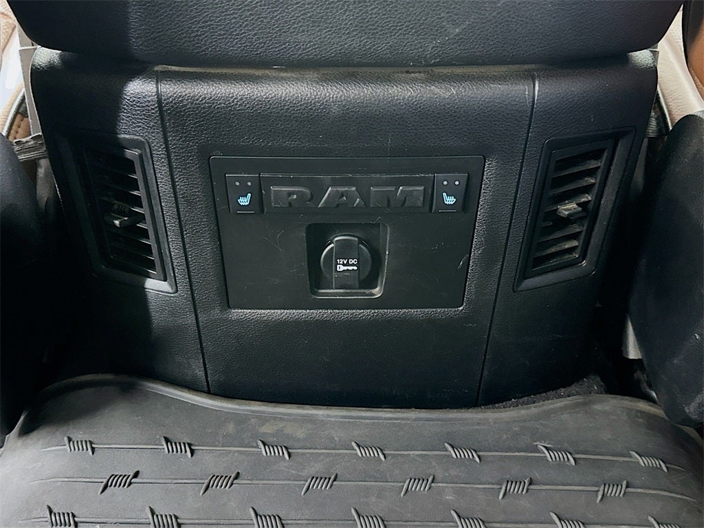 2014 RAM 3500 Laramie Longhorn/With fift wheel