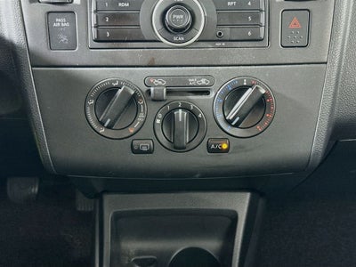 2011 Nissan Versa 1.8 S 5DR-Hatchback