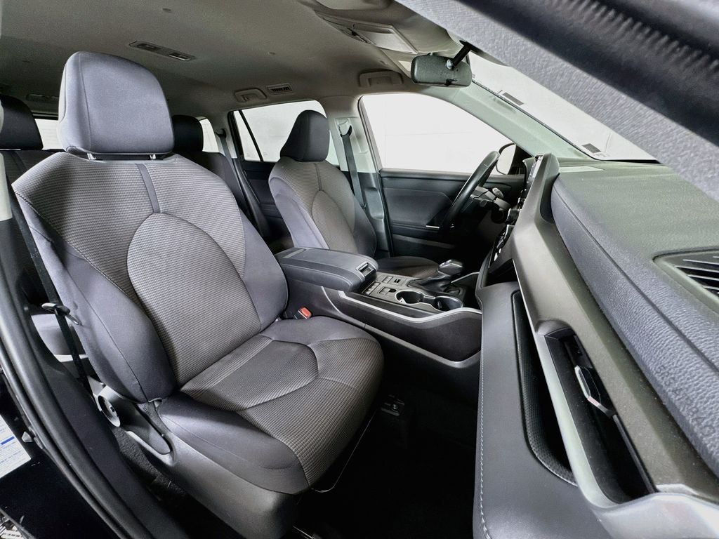 2021 Toyota Highlander LE