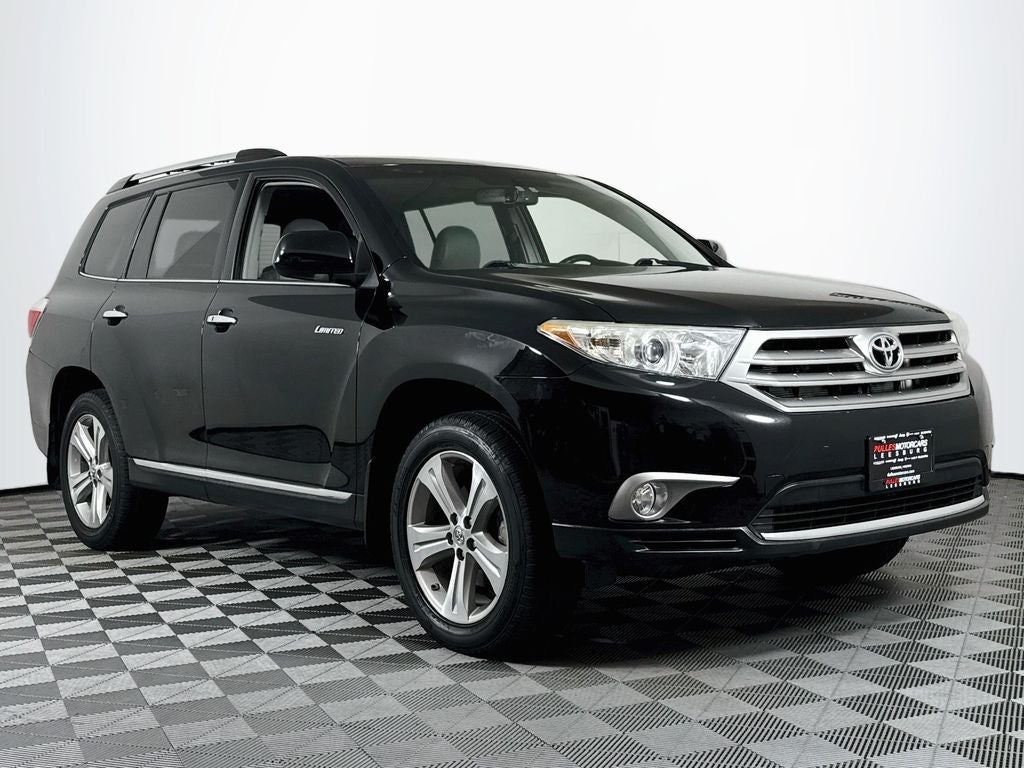 2013 Toyota Highlander Limited Preferred Owner's Portfolio