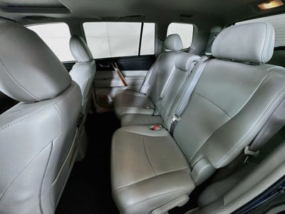 2013 Toyota Highlander Limited Preferred Owner's Portfolio