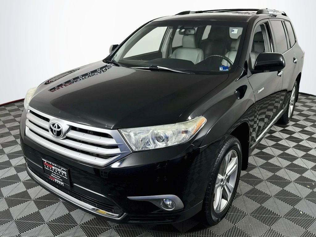 2013 Toyota Highlander Limited Preferred Owner's Portfolio