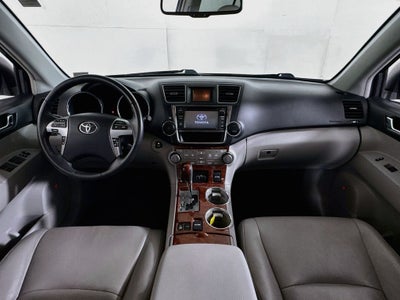 2013 Toyota Highlander Limited Preferred Owner's Portfolio