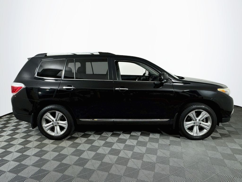 2013 Toyota Highlander Limited Preferred Owner's Portfolio