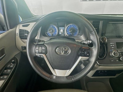 2017 Toyota Sienna XLE Premium 7 Passenger