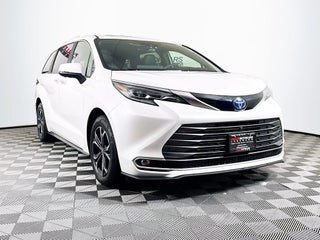 2025 Toyota Sienna Platinum-Hybrid 7 Passenger