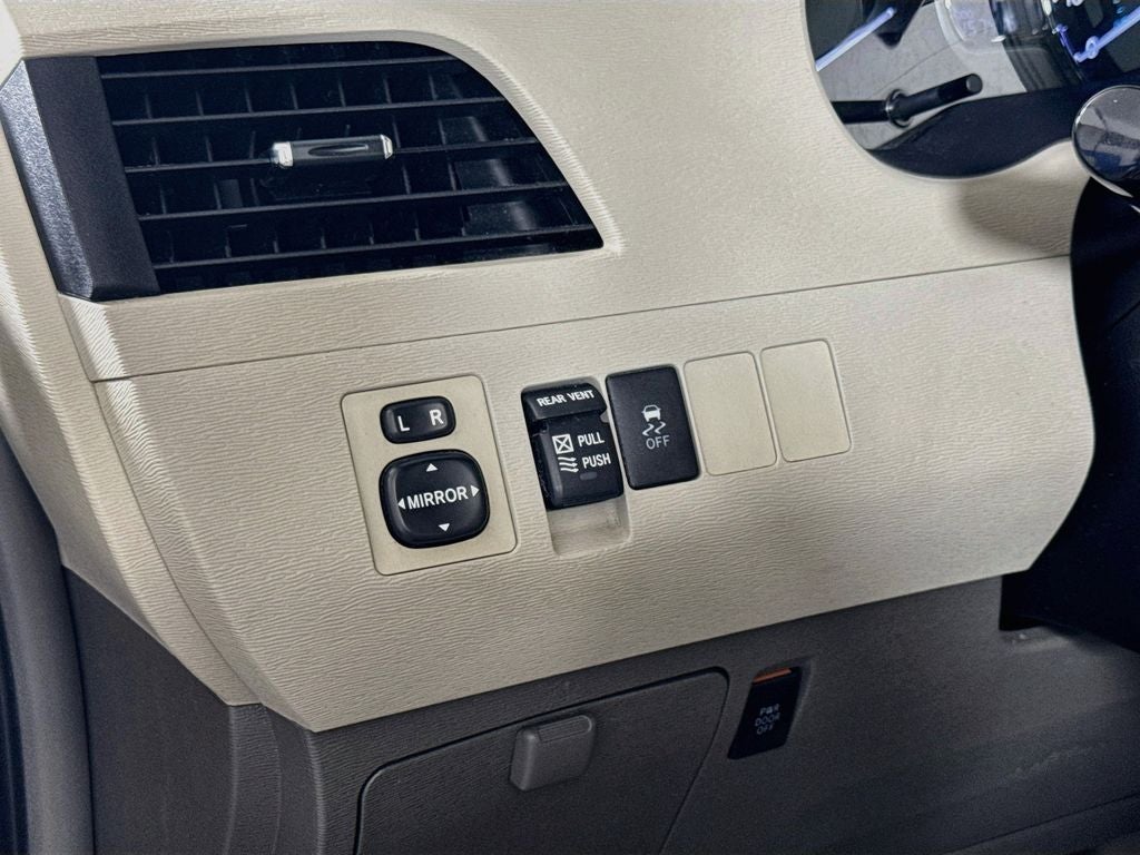 2011 Toyota Sienna XLE