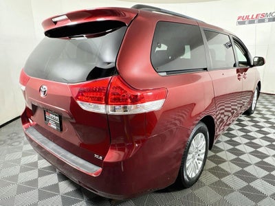 2011 Toyota Sienna XLE