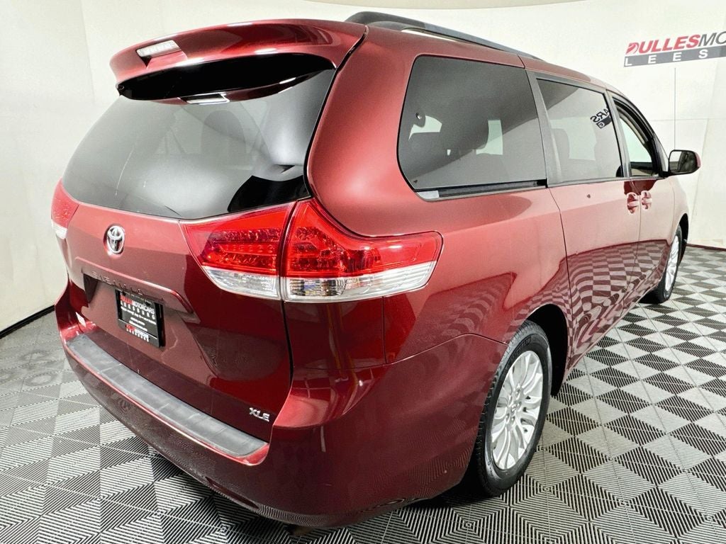 2011 Toyota Sienna XLE