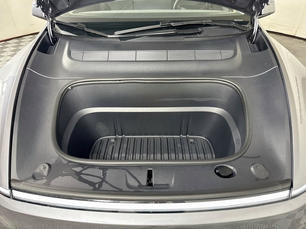 2026 Tesla Model Y Long Range AWD-Electric Dual Motor's