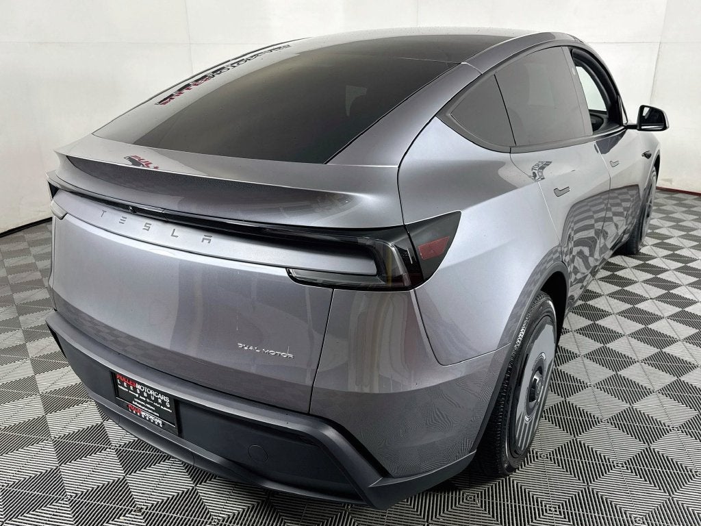2026 Tesla Model Y Long Range AWD-Electric Dual Motor's