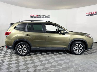 2024 Subaru Forester Premium
