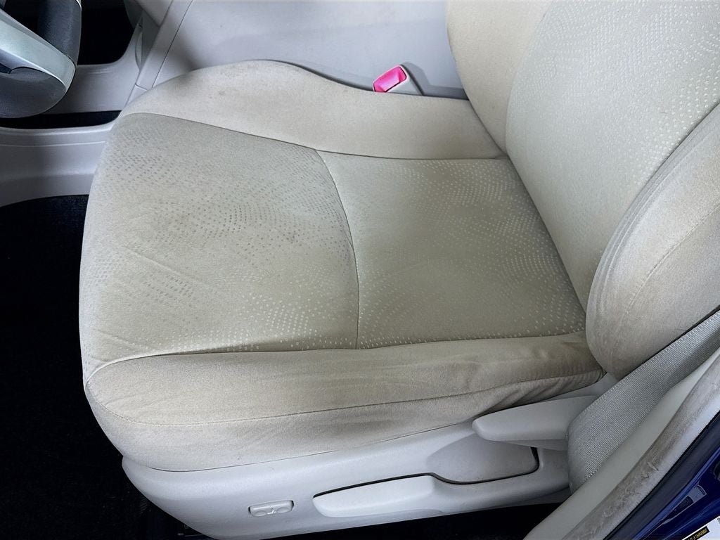 2014 Toyota Prius v Three