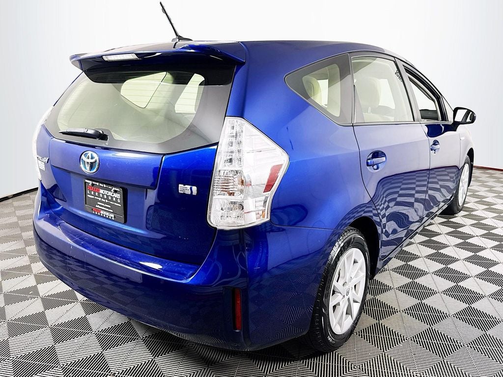 2014 Toyota Prius v Three