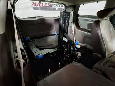 2016 Kia Sedona SXL W/MOBILITY SCOOTER LIFT