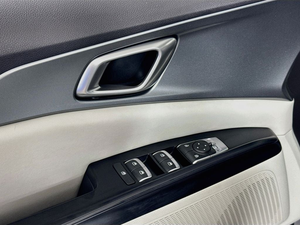 2023 Kia Carnival MPV LX