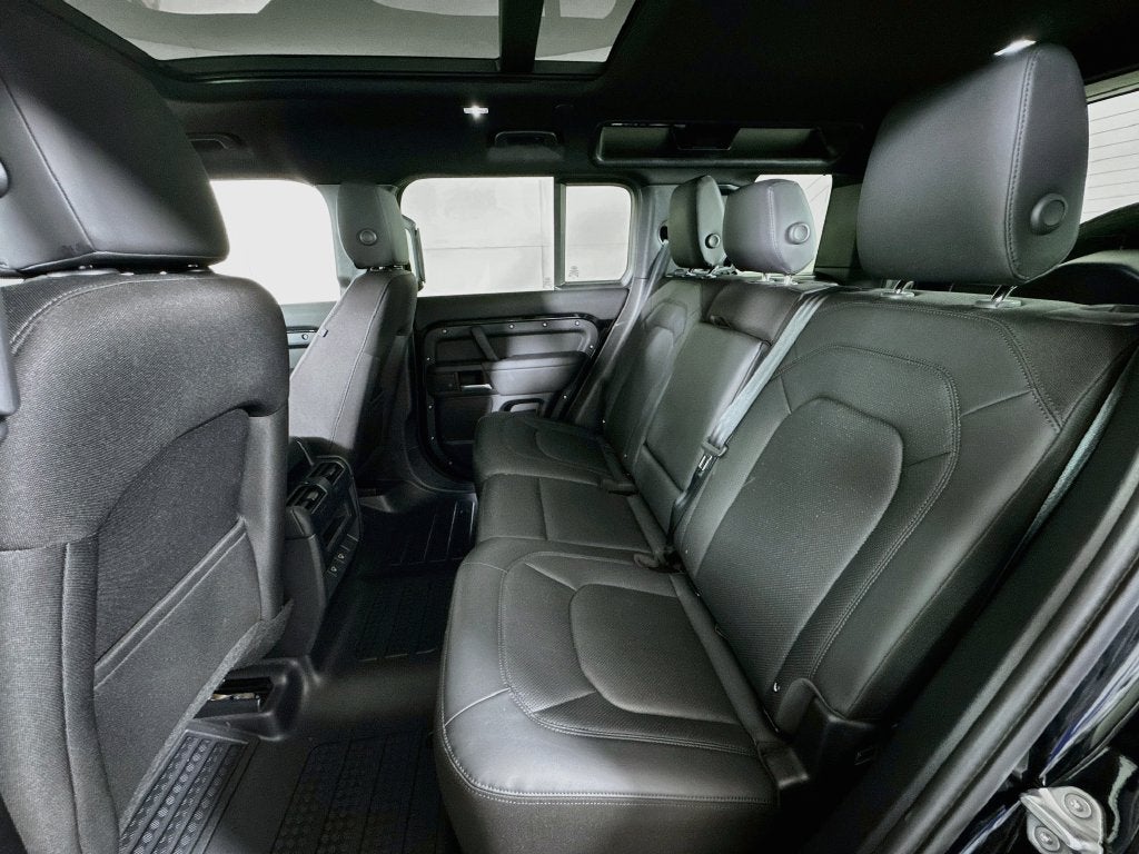 2025 Land Rover Defender S P300