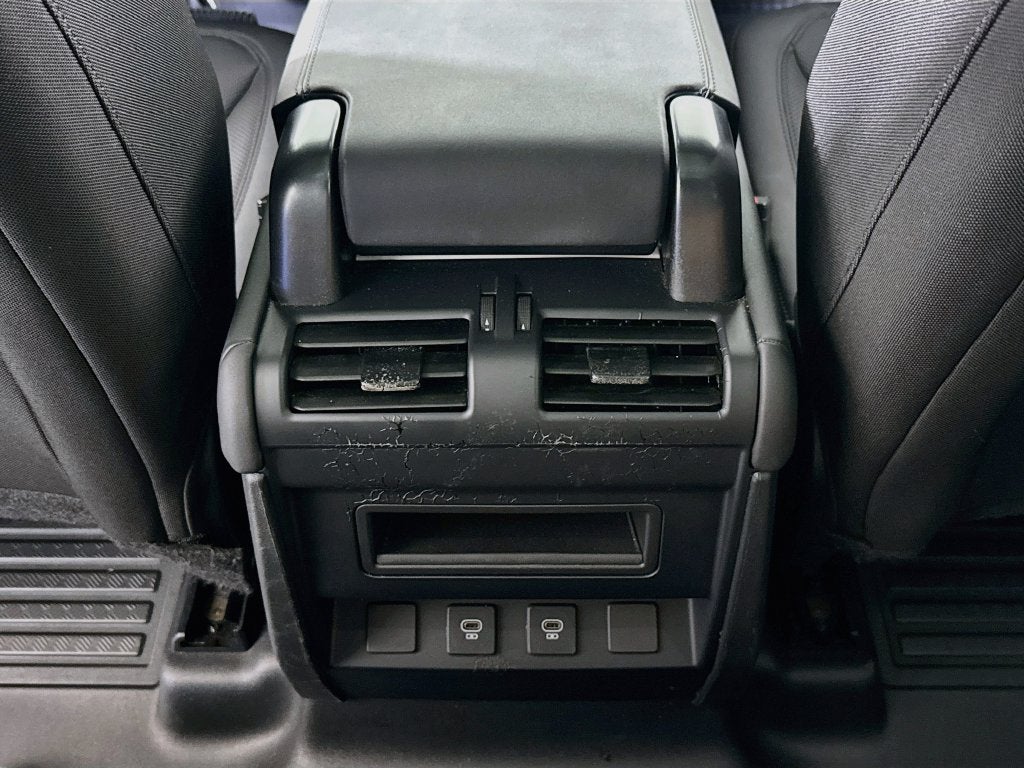 2025 Land Rover Defender S P300