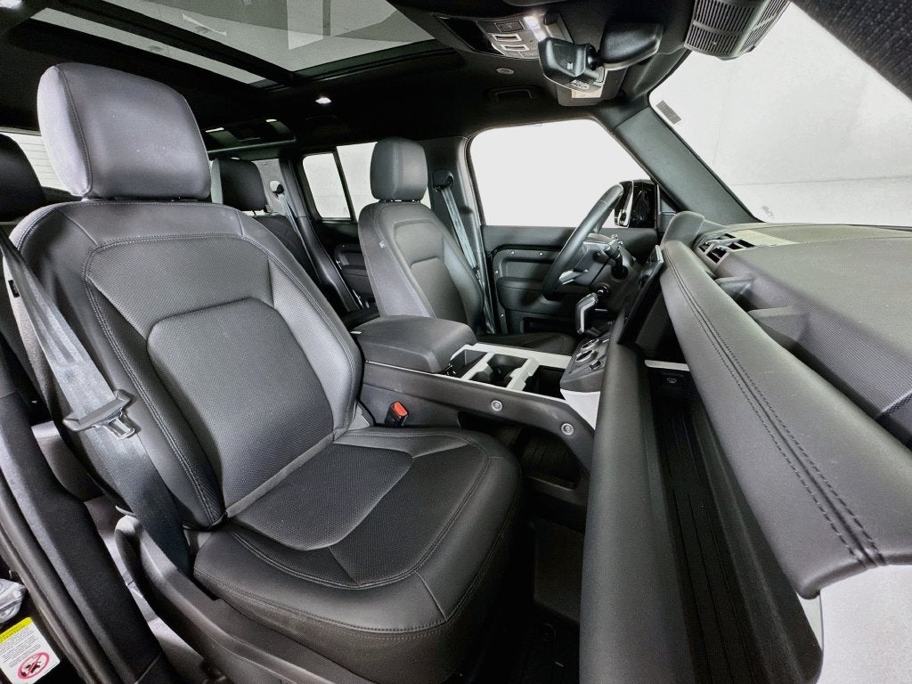 2025 Land Rover Defender S P300