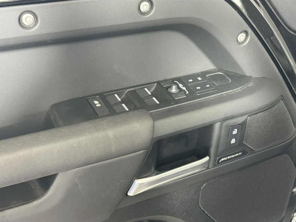 2025 Land Rover Defender 110 P300