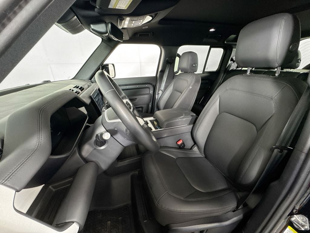 2025 Land Rover Defender 110 P300
