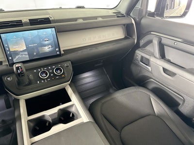 2025 Land Rover Defender 110 P300