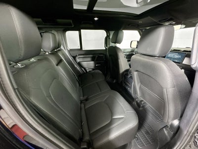 2025 Land Rover Defender 110 P300
