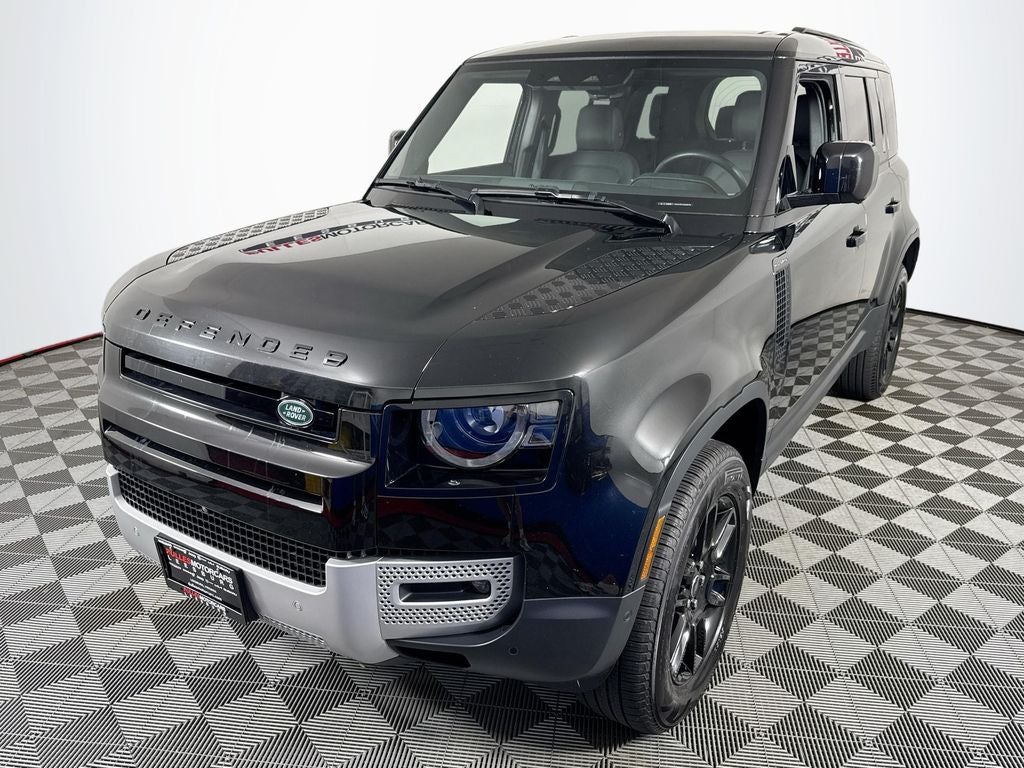 2025 Land Rover Defender 110 P300