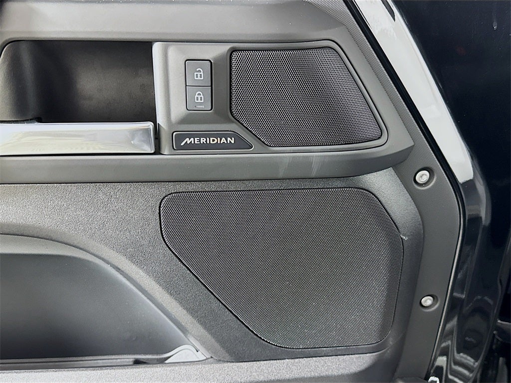 2025 Land Rover Defender S