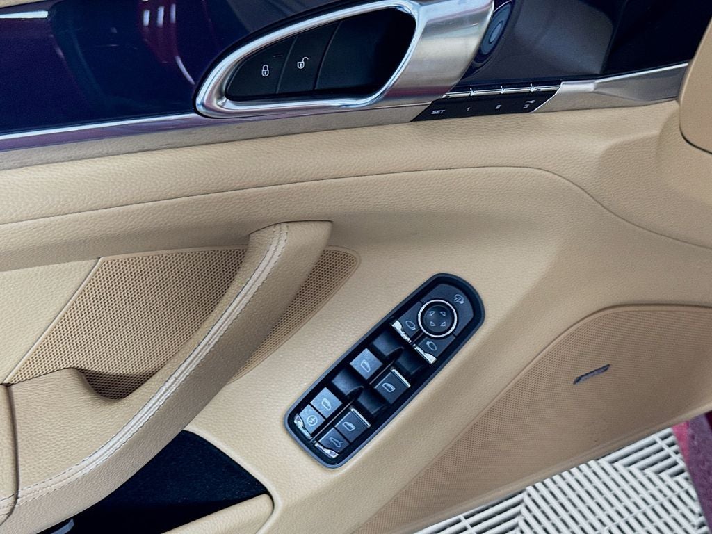 2013 Porsche Panamera 4 ALL WHEEL DRIVE