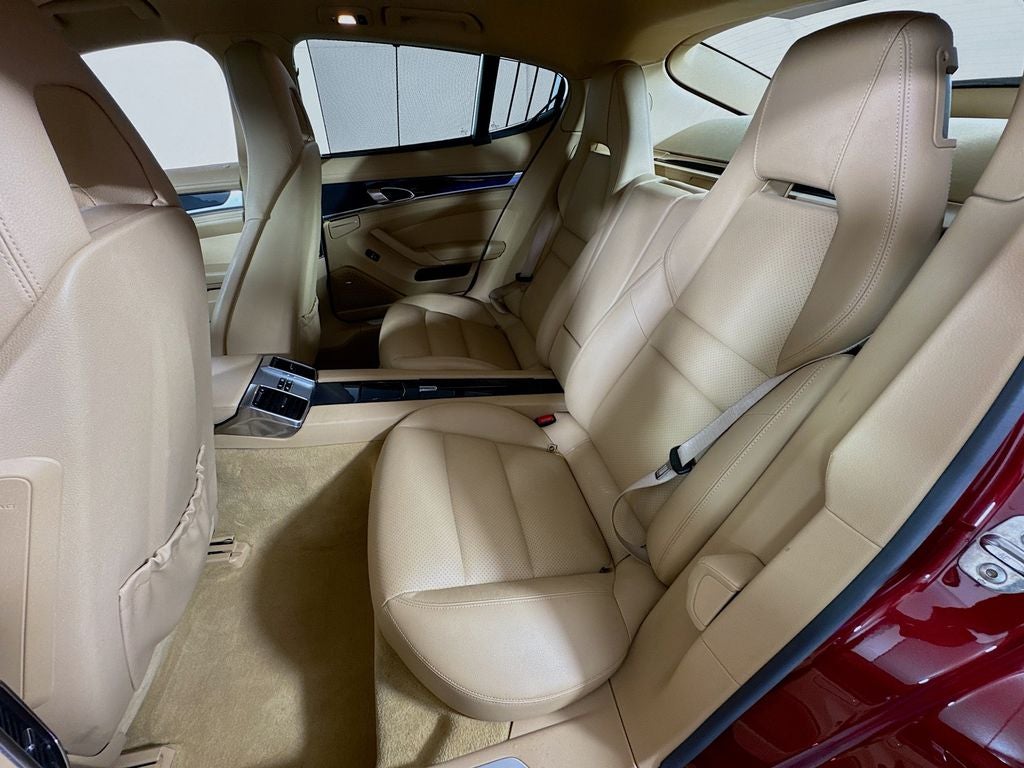 2013 Porsche Panamera 4 ALL WHEEL DRIVE