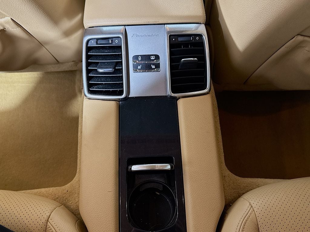 2013 Porsche Panamera 4 ALL WHEEL DRIVE