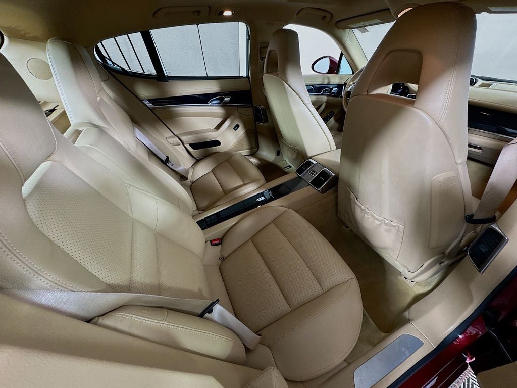 2013 Porsche Panamera 4 ALL WHEEL DRIVE