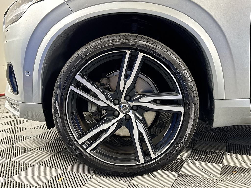 2017 Volvo XC90 T6 R-Design
